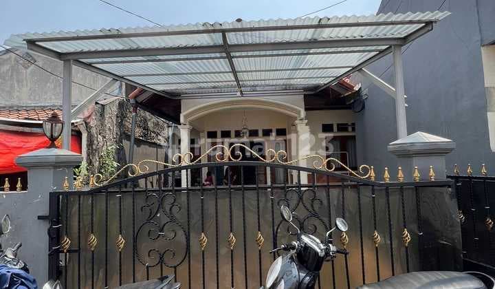 Dijual Rumah + Kios + Petakan (Menyatu Satu Tanah) di Petukangan Utara Pesanggrahan Jakarta Sselatan