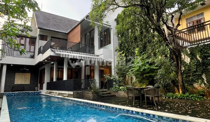 Rumah Bagus SHM di Patal Senayan