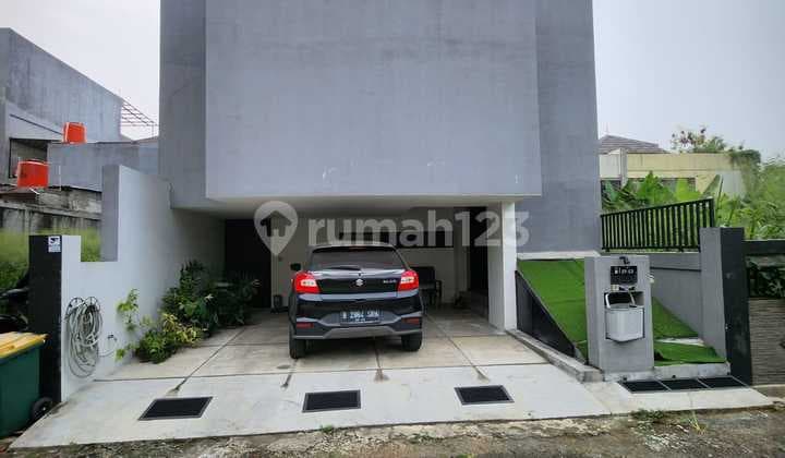 Rumah Best Deal, 3 Lantai, SHM, di Cilanda