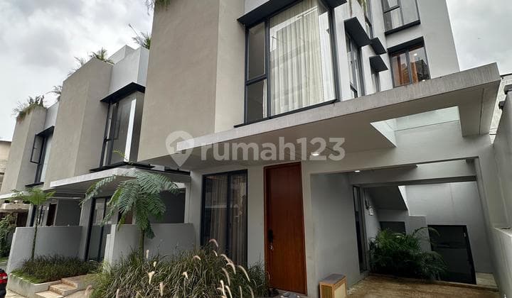 Townhouse Baru di Jatipadang - Jakarta Selatan dengan Konsep Split Level