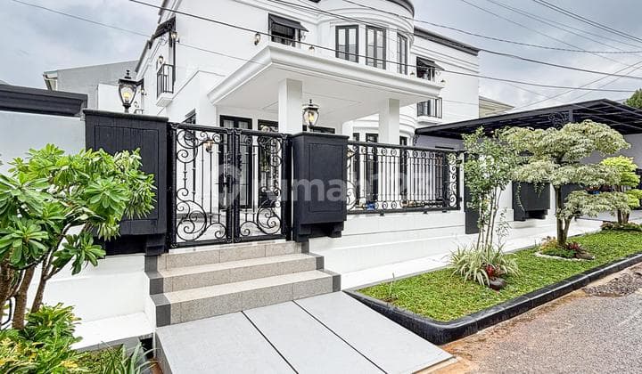 Brand New House, Design Modern Classic dengan Kolam Renangdalam Komplek