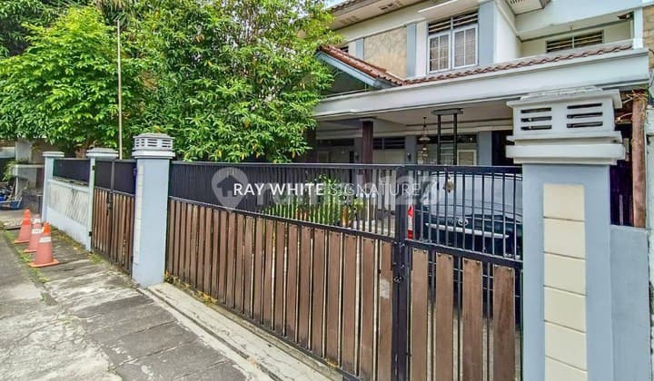 For Sale Ready-to-Occupy House on Jl. Sungai Sambas, Kebayoran Baru