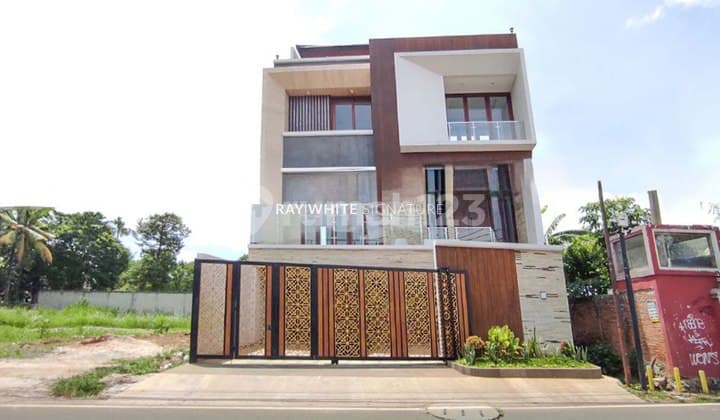 Classic Modern Brand New House on Jl. Durian, Jagakarsa
