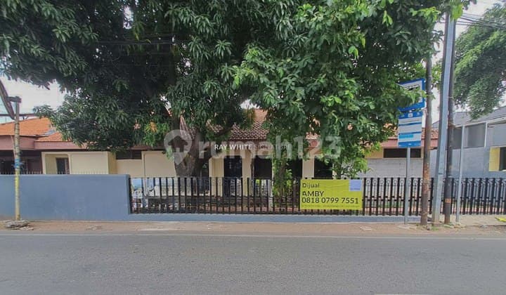 Rumah Hook Pinggir Jalan Raya di Jl. Kejaksaan Pondok Bambu