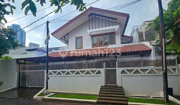 2-Story Ready-to-Occupy House in Prime Location on Jl Kintamani