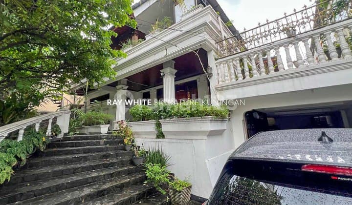 Rumah 2 Lantai di Jl Tebet Timur Raya Cocok untuk Bisnis