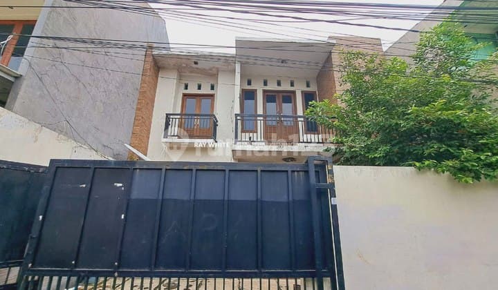 Rumah Siap Huni 2 Lantai di Jl Kalibata Tengah