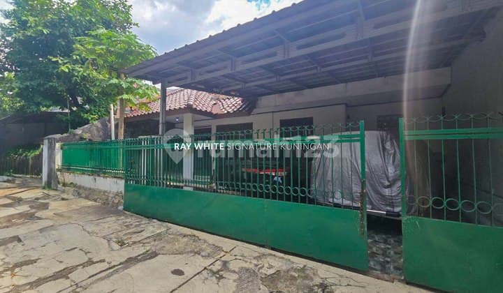 Rumah Lama Terawat Cocok Untuk Kost di Jl Danau Poso Benhil