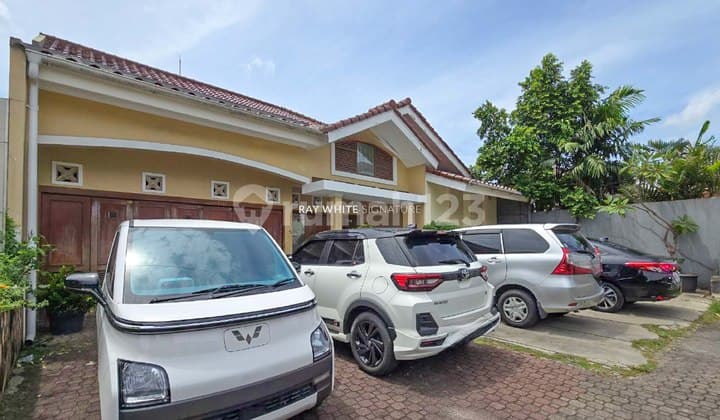 Rumah 2 Lantai Bagus di Jl. Abuserin Cocok Untuk Hunian