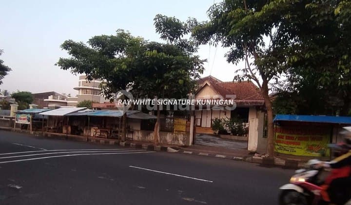 Rumah Tua Hitung Tanah di Jl Sriwijaya Magelang Cocok Untuk Usaha