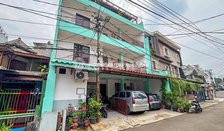Rumah Kost 3 Lantai + Rooftop di Setiabudi Bangunan Baru