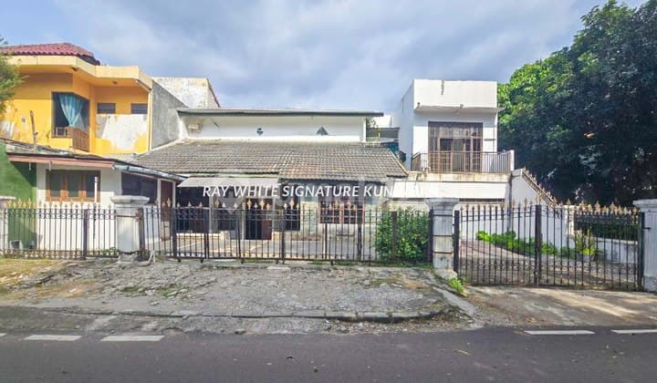 Rumah Dijual Cocok Untuk Kost di Jl Pam Baru 1 Pejompongan