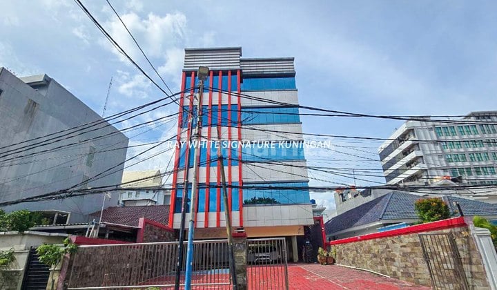 Gedung Perkantoran 5 Lantai di Cikini, Menteng