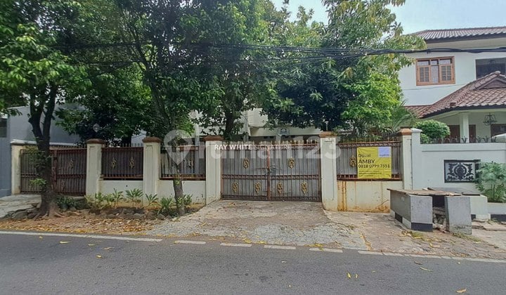 Rumah Cocok Untuk Usaha di Jl Swadaya Raya Duren Sawit