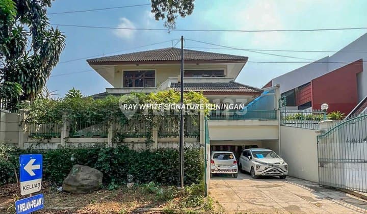 Elite Neighborhood House on Jl Duta Permai 1, Pondok Indah