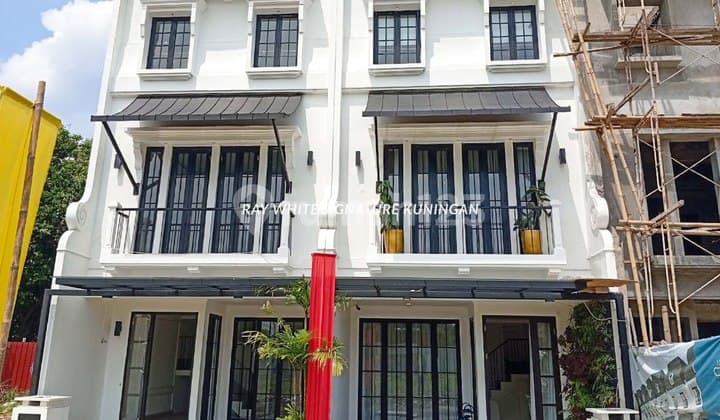 Rumah Brand New Nuansa Eropa di Maison Des Claire Townhouse