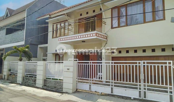 2-Story House in Permata Hijau 2 Complex, Safe Location