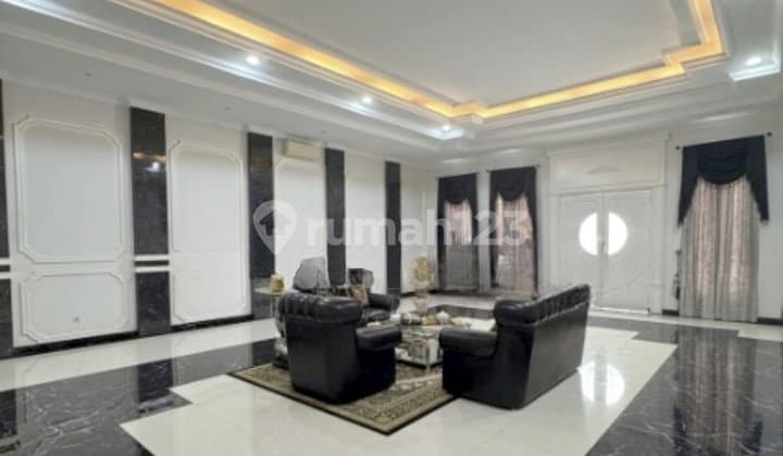 Disewakan Rumah Mewah di Area Menteng/Cikini Jakarta Pusat Std655