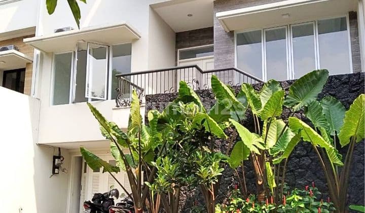 Disewakan Town House Bagus di Area Kemang/Pejaten Jakarta Selatan Std240