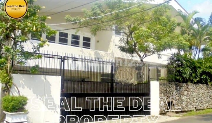 Disewakan Rumah di Area Kebayoran Baru Jakarta Selatan Std652