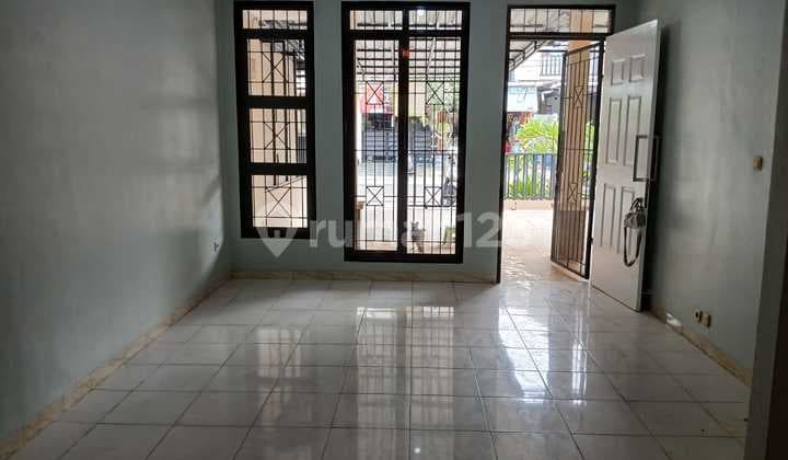 Rumah rapih siap huni di metland bekasi
