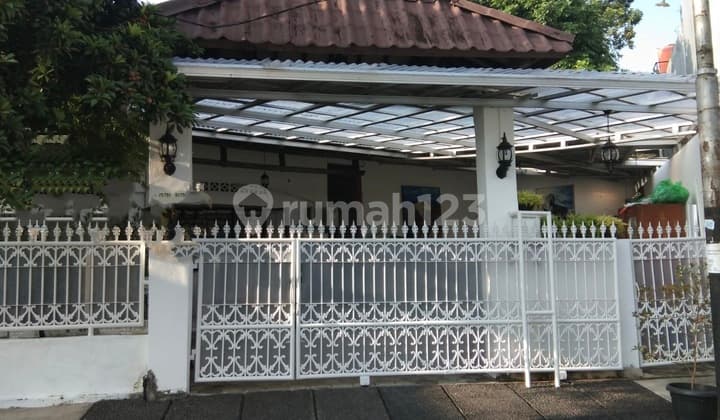 Rumah Asri Plus Bonus Kost2an Area Tebet