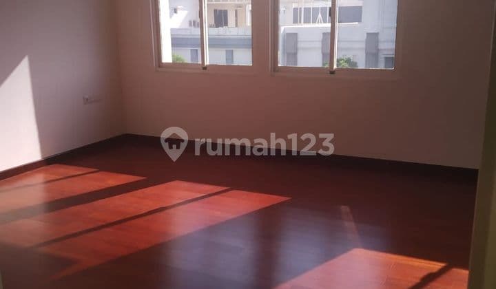 Rumah 3 Lantai Cluster Amethyst Kawasan PHG Gading Serpong