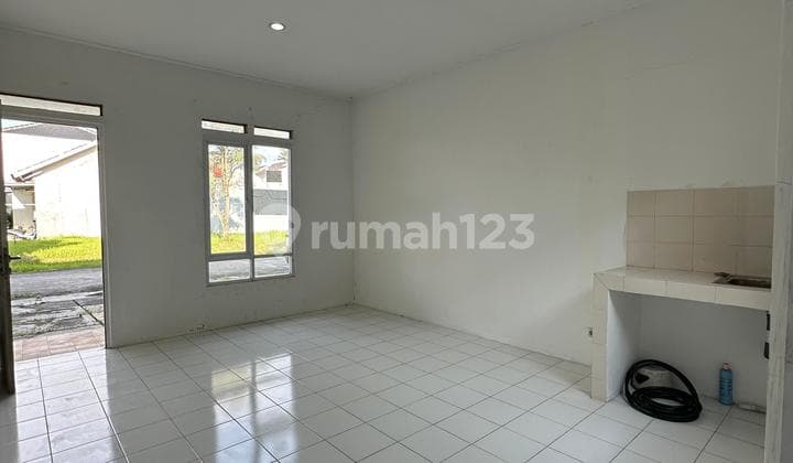Rumah Modern Minimalis Bersih Siap Huni Sentraland Serpong
