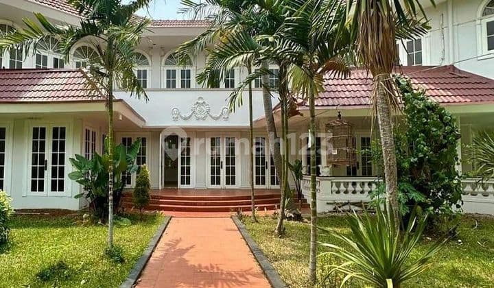 Rumah Hoek, Hitung Tanah , di Simprug Golf, Dekat Hang Lekir,
