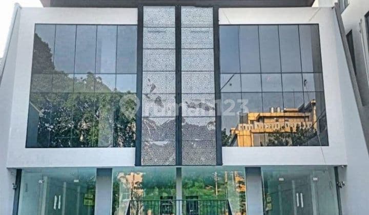 Gedung 3½ Lantai, Murah, SHM, Baru, Jl Raden Inten 2, Jak Timur.