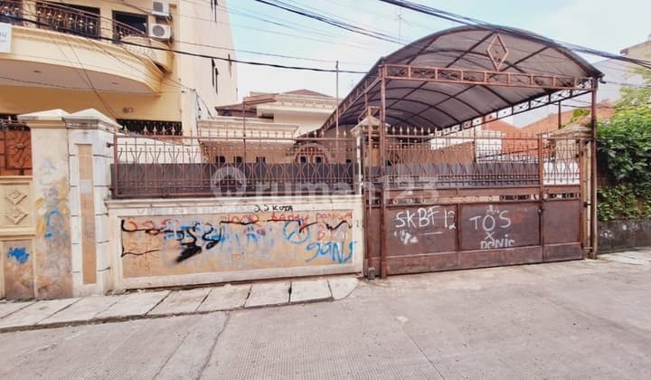 House Below NJOP Price. 2 Floors in Mangga Besar. West Jakarta.