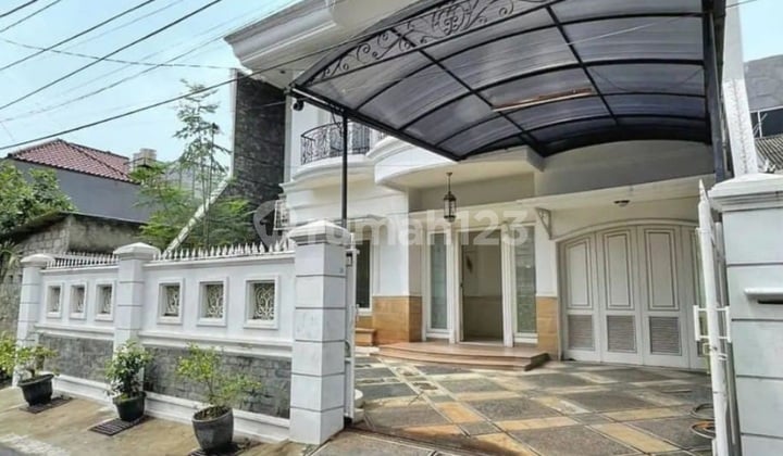 Rumah Murah 2 Lantai di Simprug Dekat Senayan Jak Sel.
