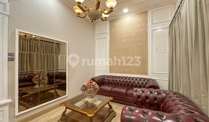 For Sale 1-Story House Ready to Live In, Spacious and Comfortable Yard, Jatinegara Area, East Jakarta 030