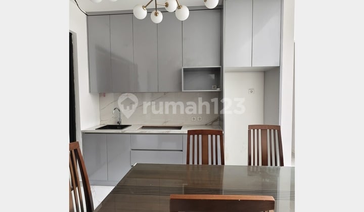 Disewa Rumah 2 Lantai Cluster Asya dengan High Ceiling Di Jakarta Garden City 027