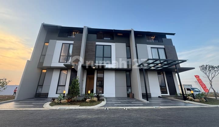 Rumah Keluarga Idaman Lokasi Emas View Danau Di Cluster Chelia Residence, Summarecon Crown Gading, Harapan Indah, Bekasi