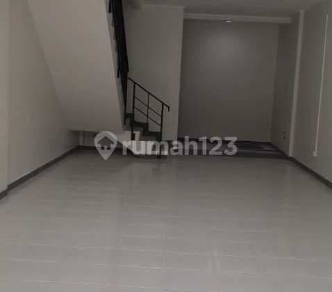 Disewakan Ruko Strategis - Taman Pulo Gebang, Jakarta Timur