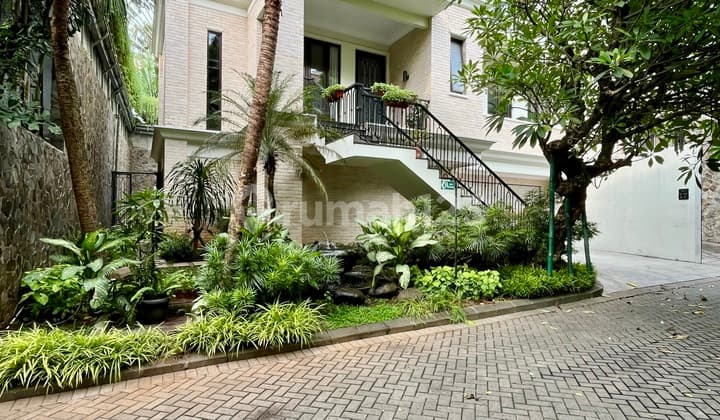 Di Sewakan/Kontrakan Rumah Cantik di Dalam Komplek, Fasilitas Lengkap, Siap Huni Semi Furnished di Area Bangka Kemang, Jakarta Selatan