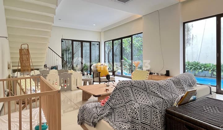 Rumah Modern Minimalis Siap Huni, Lokasi Strategis di Kemang – LT 256/LB 297, Dekat Kemang Raya, Rp 12 M Nego