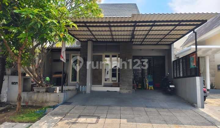 Termurahhh!!!! Ready-to-Occupy Minimalist 1.5-Story House in Queenstown Citraland Utama, West Surabaya