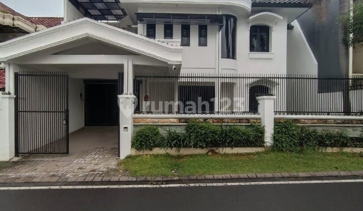 Rumah Murah 2 Lantai Minimalis Semi Furnished Siap Huni Dekat Gwalk di International Village Citraland Utama Surabaya Barat