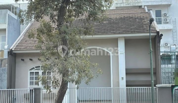 Rumah Murah 1 Lantai Minimalis Semi Furnished Siap Huni Dekat Gwalk di Taman Puspa Raya Citraland Utama Surabaya Barat