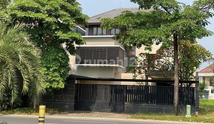 Affordable 2-Story Luxurious Minimalist Modern House Fully Furnished Ready to Live Near Gwalk at Niaga Gapura Citraland West Surabaya