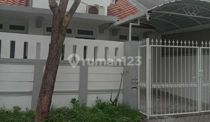 Rumah Murah 1,5 Lantai Minimalis Semi Furnished Siap Huni Dekat Pasar Modern di Taman Puspa Raya Citraland Utama Surabaya Barat