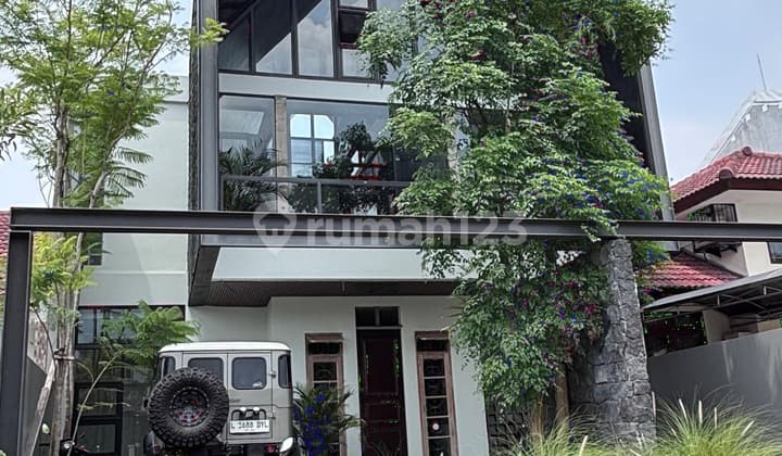 Rumah Murah 2 Lantai Minimalis Semi Furnished Siap Huni Dekat Gwalk di Villa Taman Telaga Citraland Utama Surabaya Barat