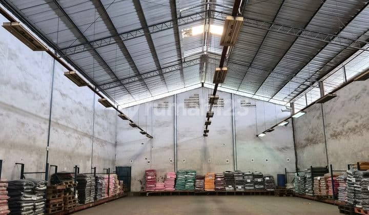 Warehouse for sale in Gadeng, near Soetta Airport toll exit.