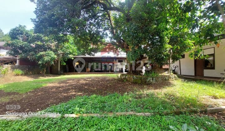 Dijual Rumah Besar di Hegarmanah , Dekat Jalan Setiabudi, Cihampelas, Ciumbeuleuit, Bandung