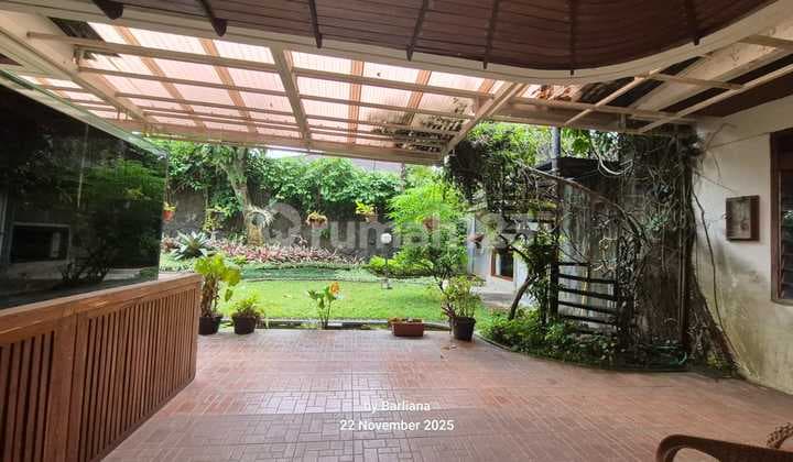 Dijual Rumah Murah Mainroad Ciumbuleuit Dekat Universitas Parahyangan. Luas Tanah 1100 M2. Bandung Utara. Kota Bandung