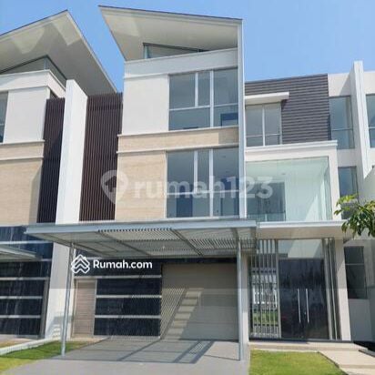 Rumah Mewah di Golf Island, Jakarta Utara (10x30) Rumah Mewah di Golf Island, Jakarta Utara (10x30)