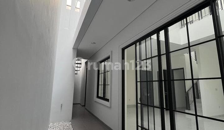 Rumah Premium Siap Huni di Kawasan Exclusive Pik 2