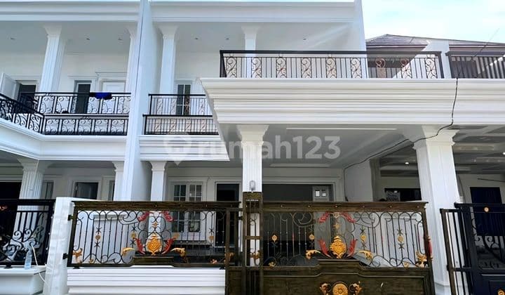 Modern Classic House Meruya - LT 159 M² Price 3.5 M
